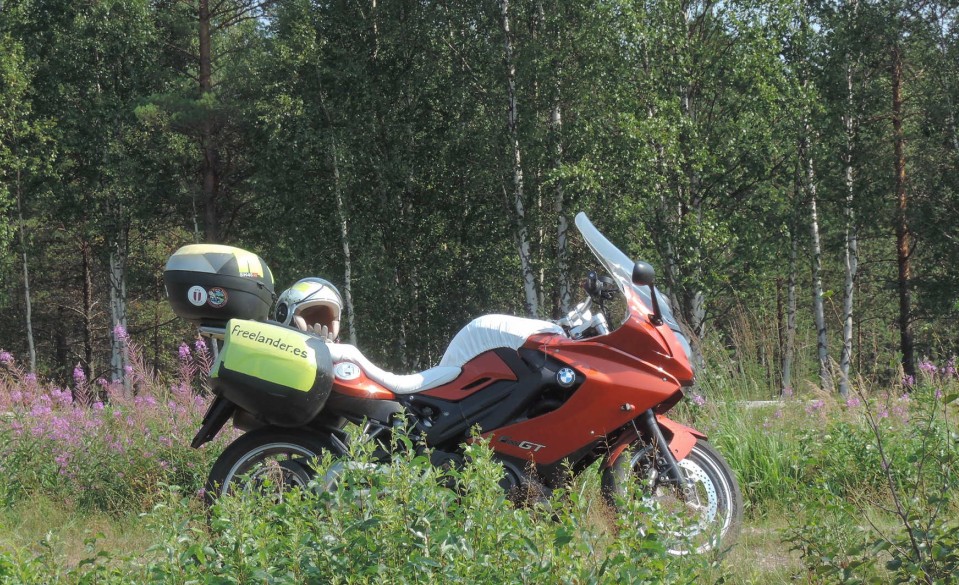 Entre los bosques de Finlandia, una nueva etapa del viaje comienza