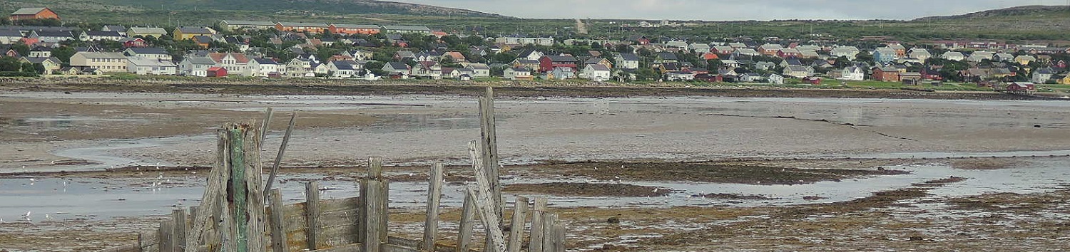 Vadso visto desde la isla Vadsoya, donde estuvo el asentamiento original