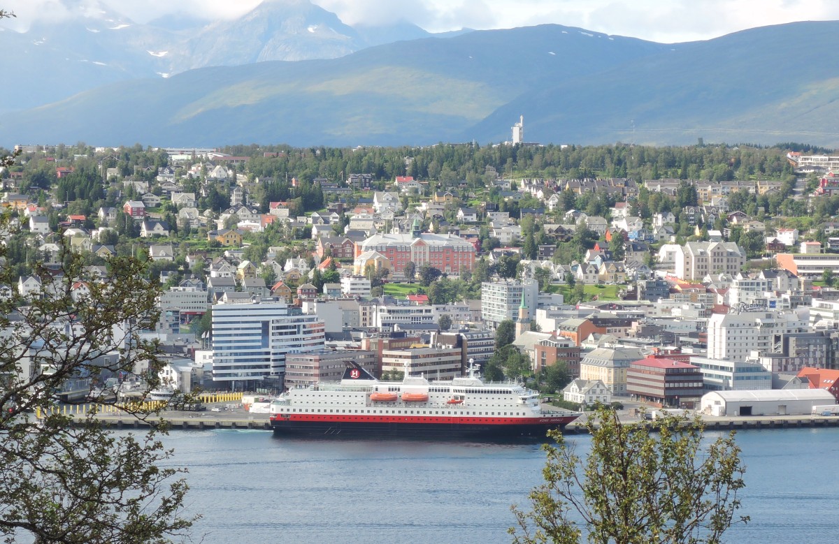 El Trollfjord amarrado en Tromso