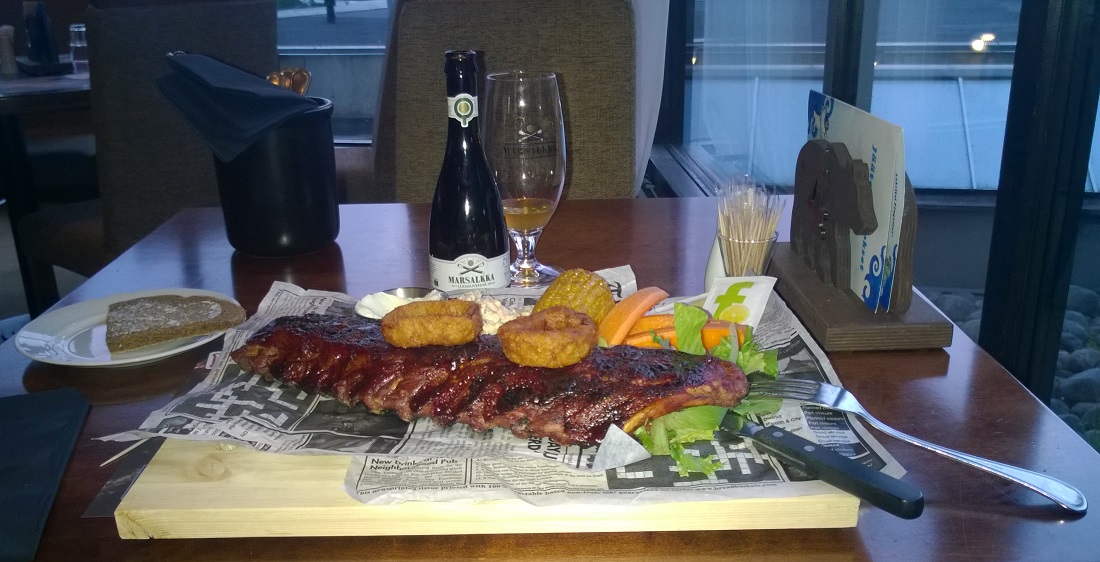 Costillas de reno con una buena cerveza