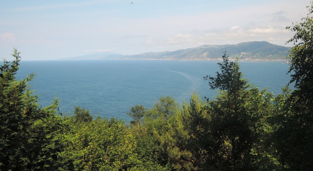 Panorámica del litoral cerca de Lequeitio
